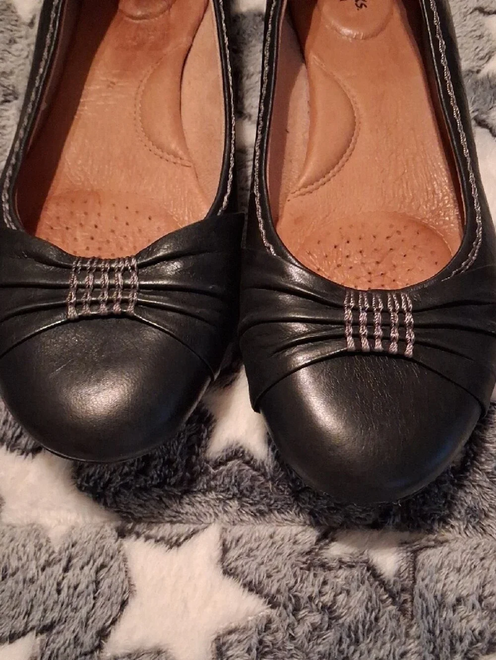 Clarks Black Leather Pleated Flats Pre Owned Size 11 M